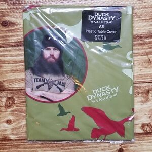 Duck Dynasty Values Green Red Plastic Table Cover Christmas 52x72 Party Revival